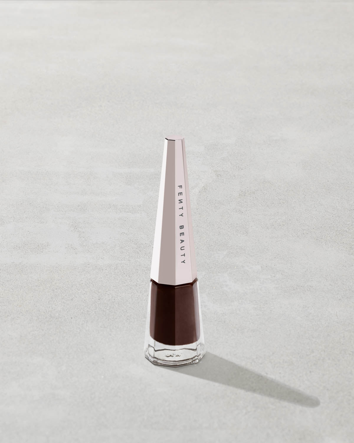 Ilegal Stunna Lip Elixir: Luxe Longwear Fluid Color