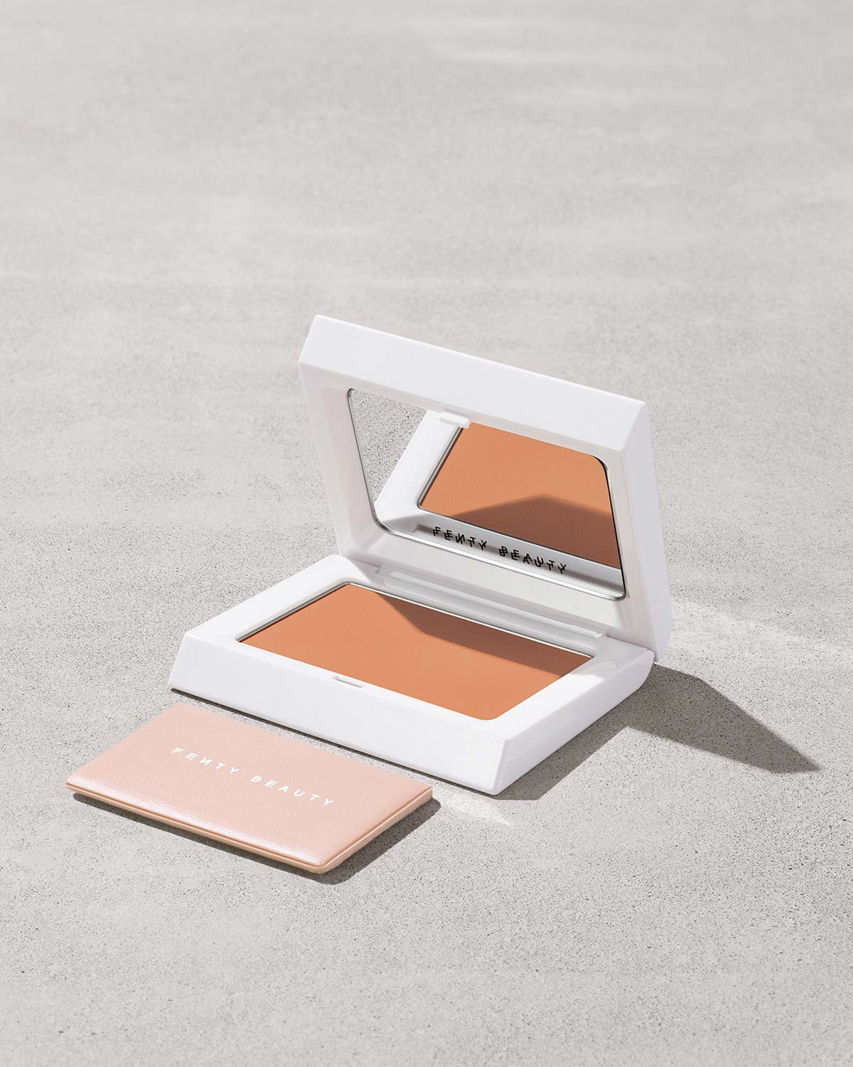 Illuminating Blur Powder - Peach Radiance
