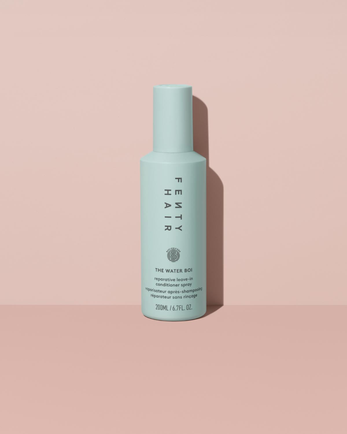 Elegant Leave-In Conditioning Spray for Effortless Detangling and Repair