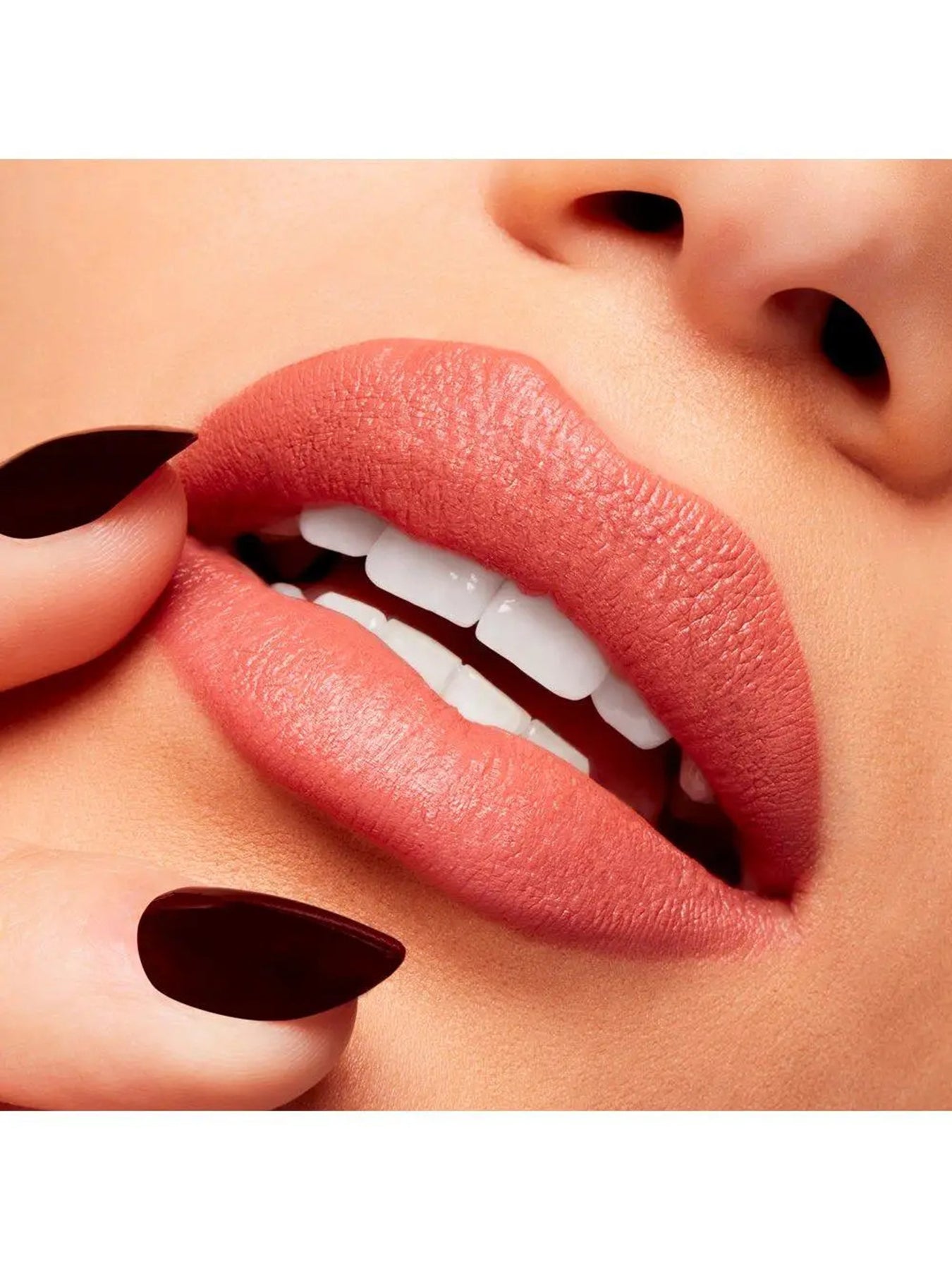 Velvet Blur Lip Powder Kiss