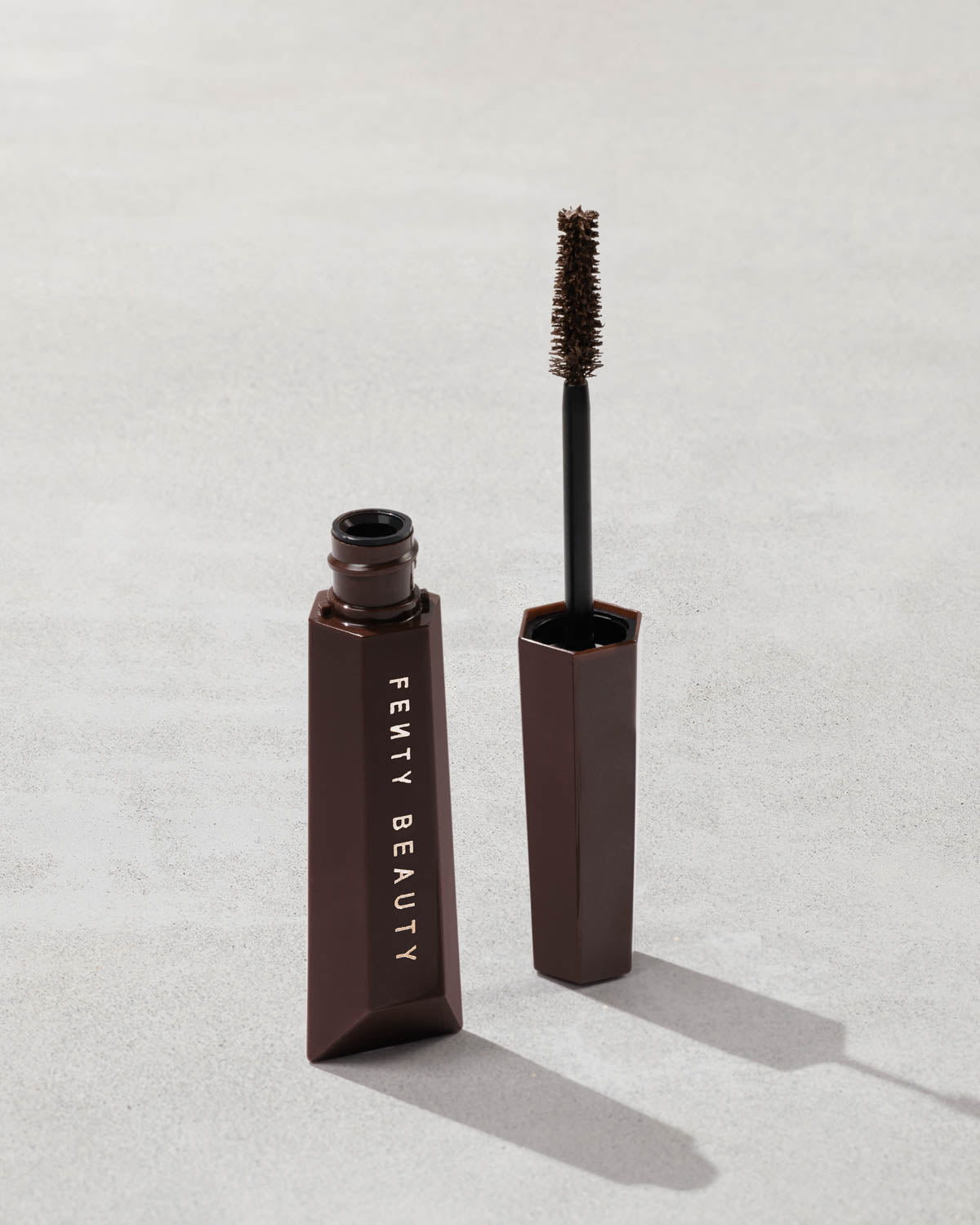 Hella Thicc Volumizing Mascara – Pure Elegance